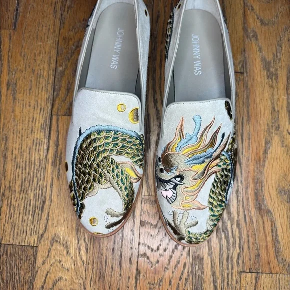 Johnny Was
Dragon-Embroidered Suede Smoking Loafers Women’s size 8 - Picture 3 of 11